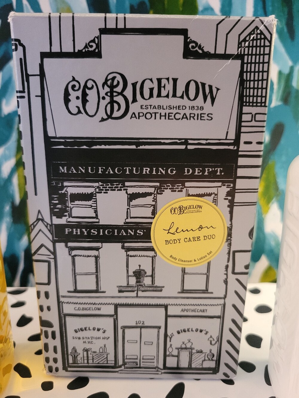 NEW C.O. Bigelow Lemon Body Care Duo Apothecary Box Set Body Lotion + Cleanser - Picture 8 of 16
